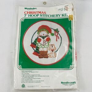 WonderArt 5578 Christmas Duet Embroidery 7" Hoop Stitchery Kit Caroler & Dog New